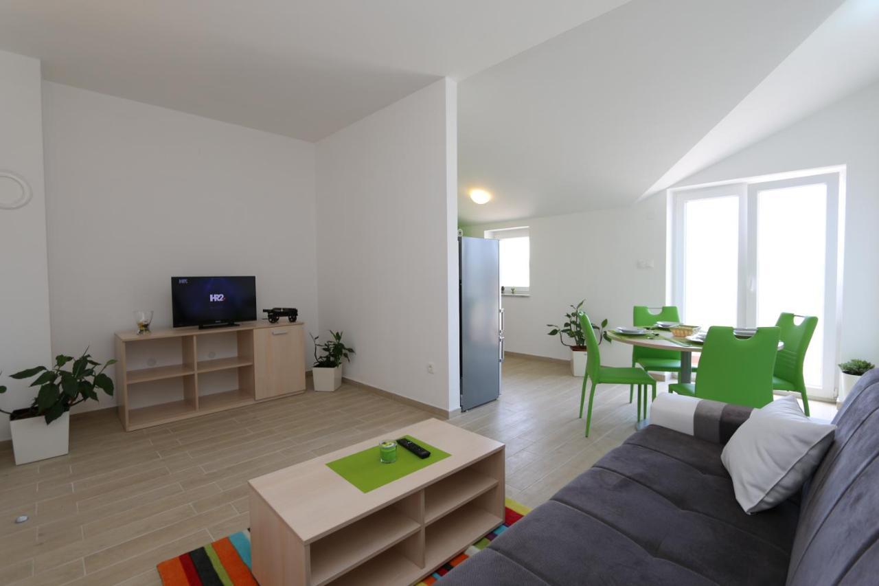 Apartments Sucic Iva I Tea Soline  Eksteriør billede