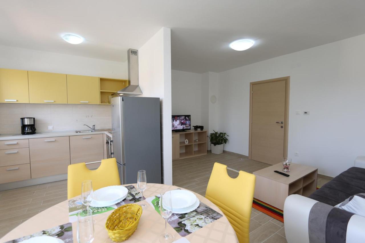 Apartments Sucic Iva I Tea Soline  Eksteriør billede
